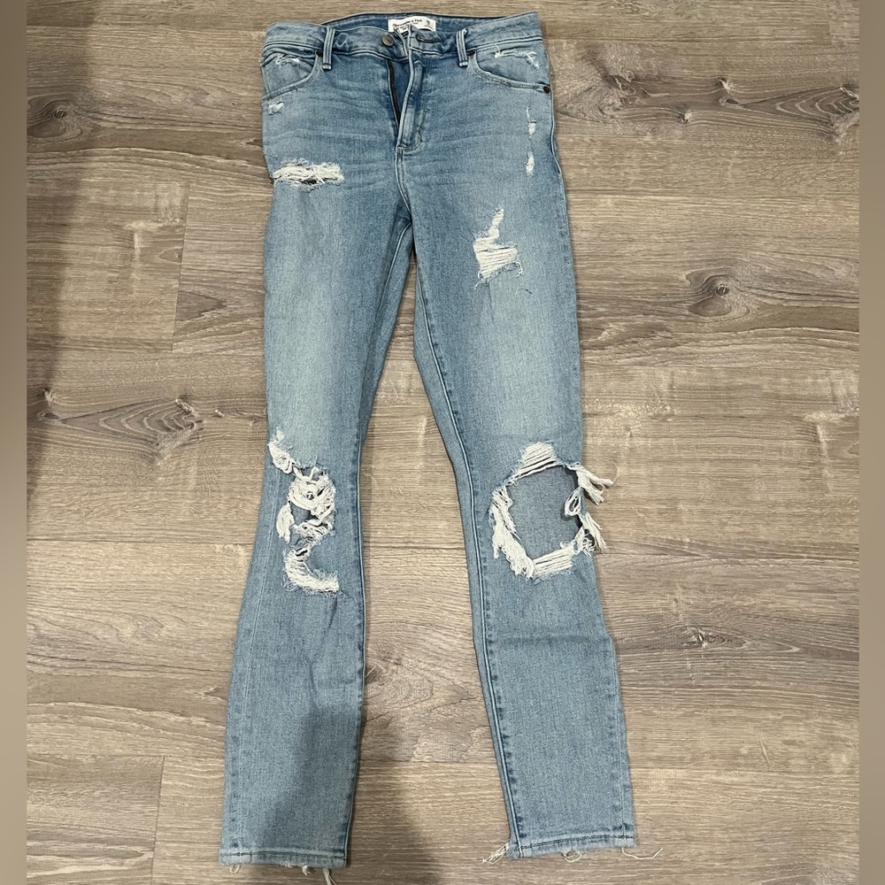 Abercrombie & Fitch light ripped skinny jeans size 2 long